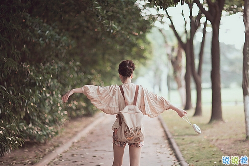 那些抖音中唯美的小清新图片句子 浮世万千吾爱有三13