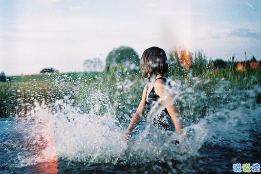 文字控关于青春成长的唯美说说和图片 年华是一场无声剧6