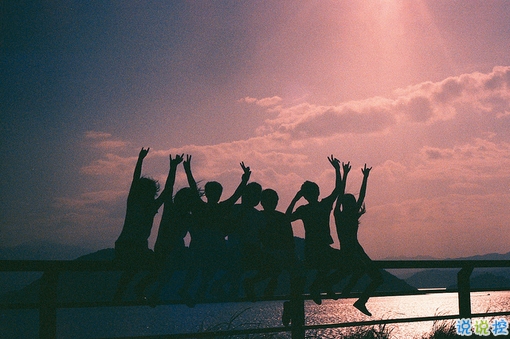 文字控关于青春成长的唯美说说和图片 年华是一场无声剧15