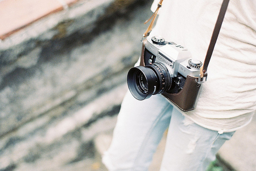 关于现实生活人生的哲理说说带图片 一个人活着应该永远要把目光投向远方8